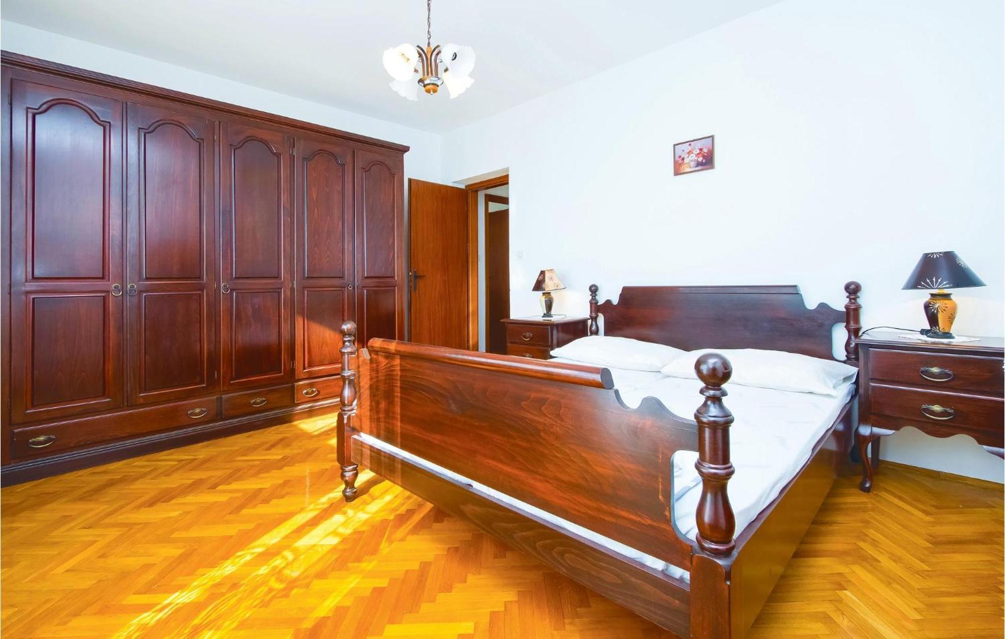 Lovely Apartment In Podstrana With Kitchen Экстерьер фото