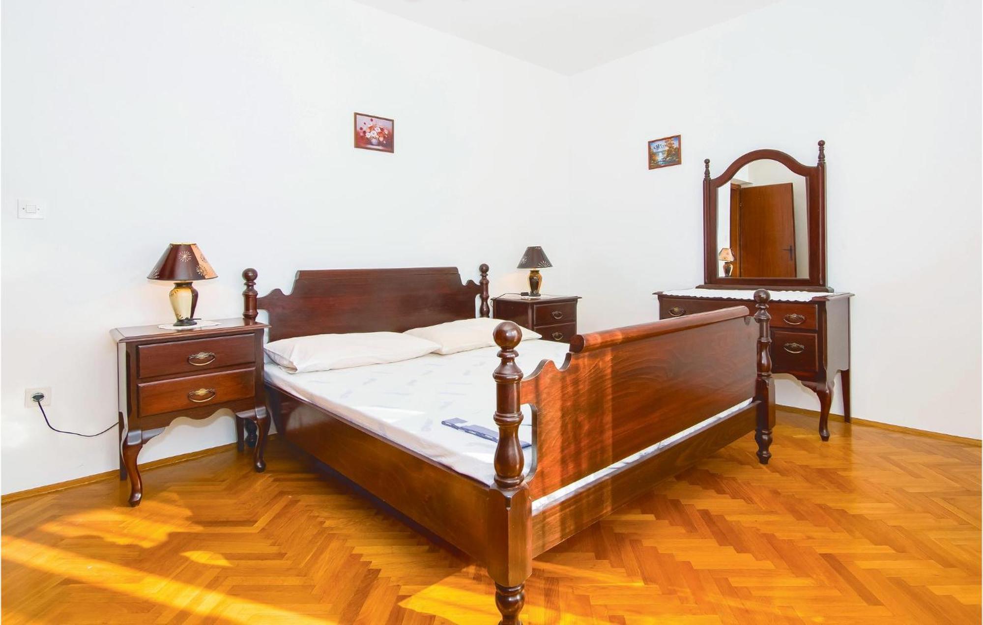Lovely Apartment In Podstrana With Kitchen Экстерьер фото