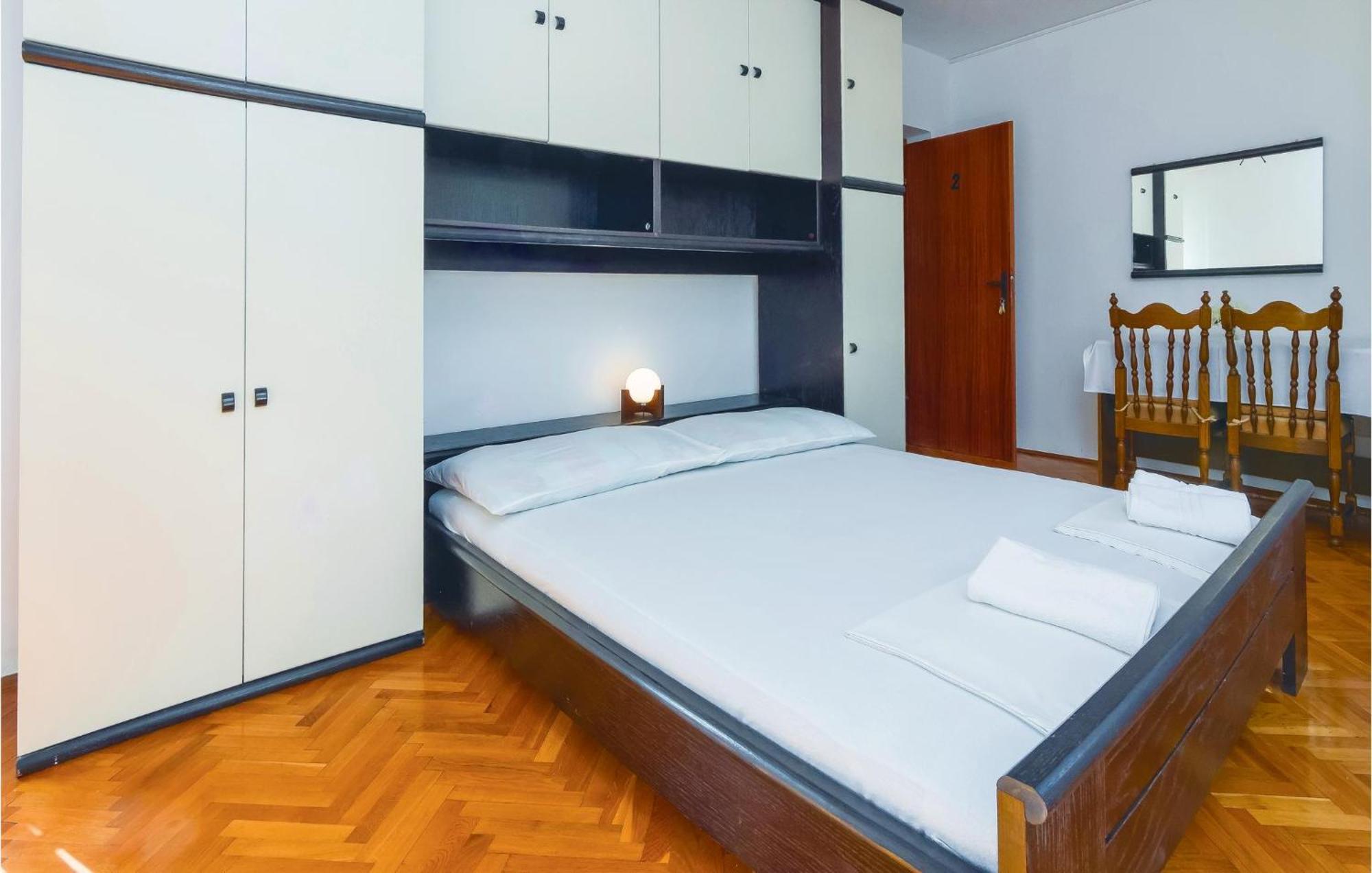 Lovely Apartment In Podstrana With Kitchen Экстерьер фото